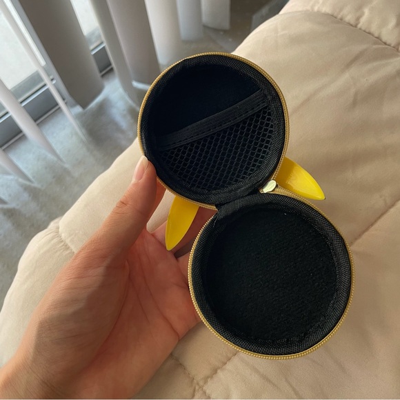 NEW pikachu pouch - Picture 4 of 7